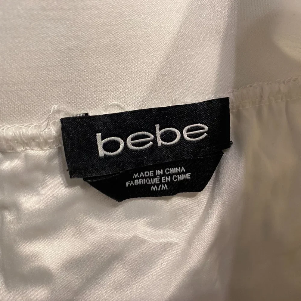 Bebe White Floral Circle Skirt w Back Zip Closure Size Medium - Picture 7 of 8